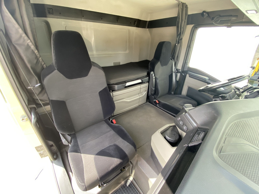 Lastväxlare lastbil MAN TGS 26.470 6x2-4 BL