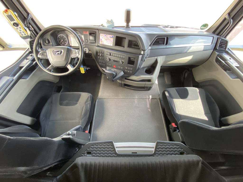 Lastväxlare lastbil MAN TGS 26.470 6x2-4 BL