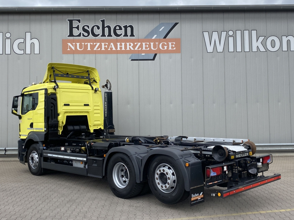 Lastväxlare lastbil MAN TGS 26.470 6x2-4 BL