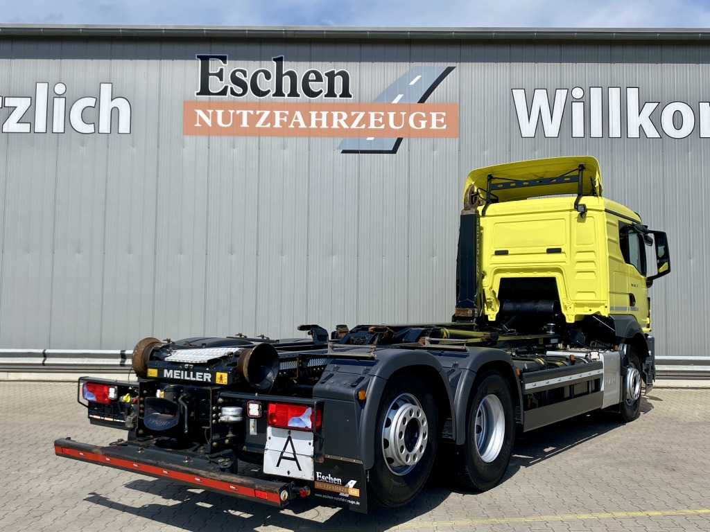 Lastväxlare lastbil MAN TGS 26.470 6x2-4 BL