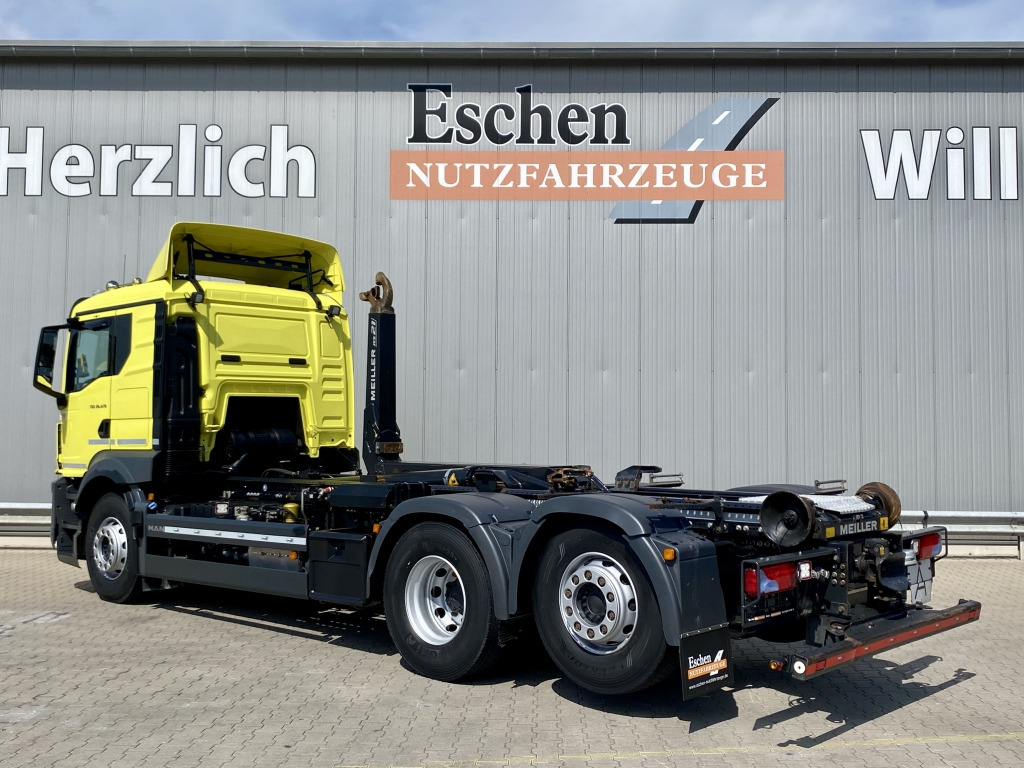 Lastväxlare lastbil MAN TGS 26.470 6x2-4 BL