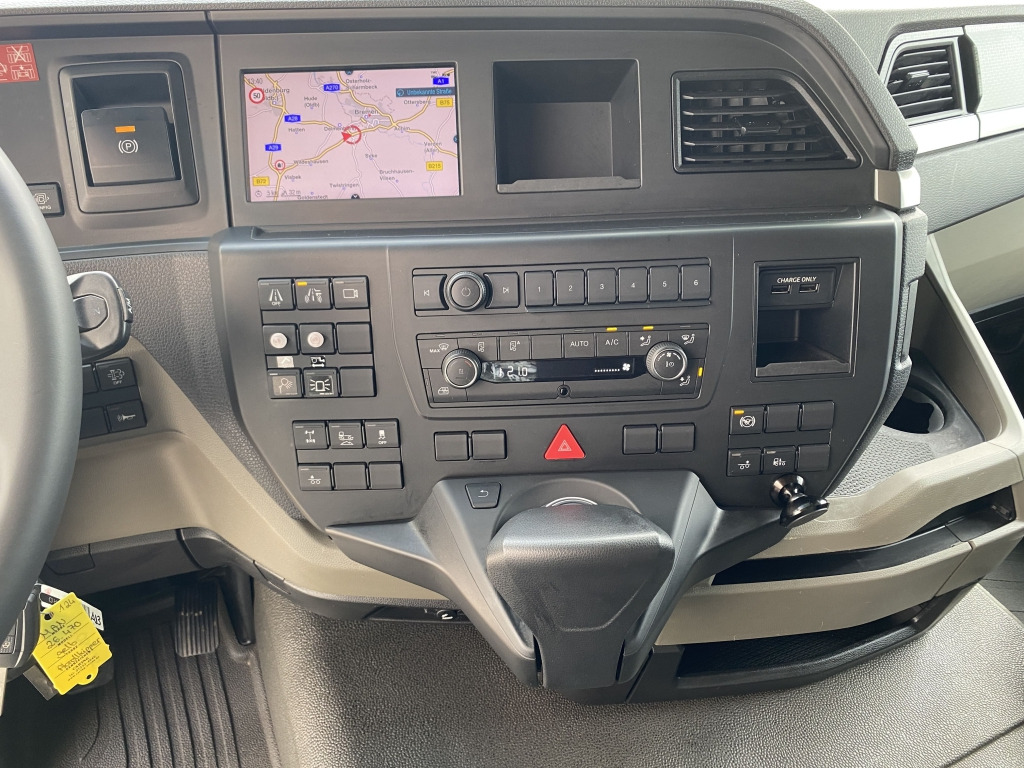 Lastväxlare lastbil MAN TGS 26.470 6x2-4 BL