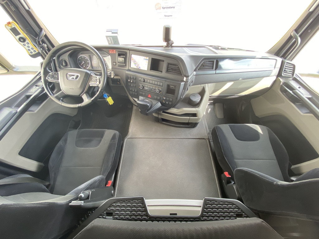 Lastväxlare lastbil MAN TGS 26.470 6x2-4 BL