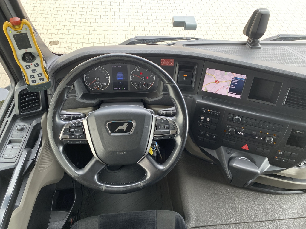 Lastväxlare lastbil MAN TGS 26.470 6x2-4 BL