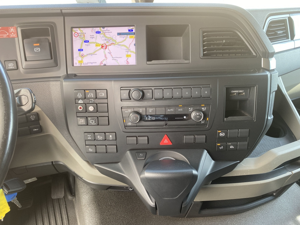 Lastväxlare lastbil MAN TGS 26.470 6x2-4 BL