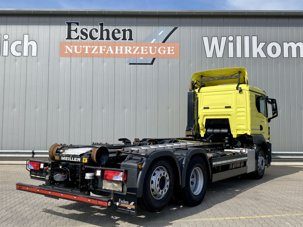 Lastväxlare lastbil MAN TGS 26.470 6x2-4 BL