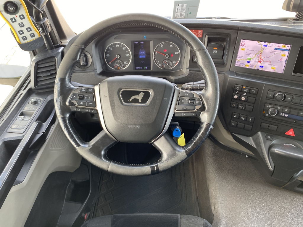 Lastväxlare lastbil MAN TGS 26.470 6x2-4 BL