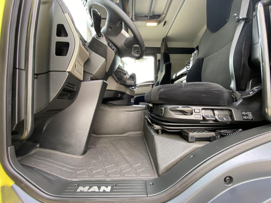 Lastväxlare lastbil MAN TGS 26.470 6x2-4 BL