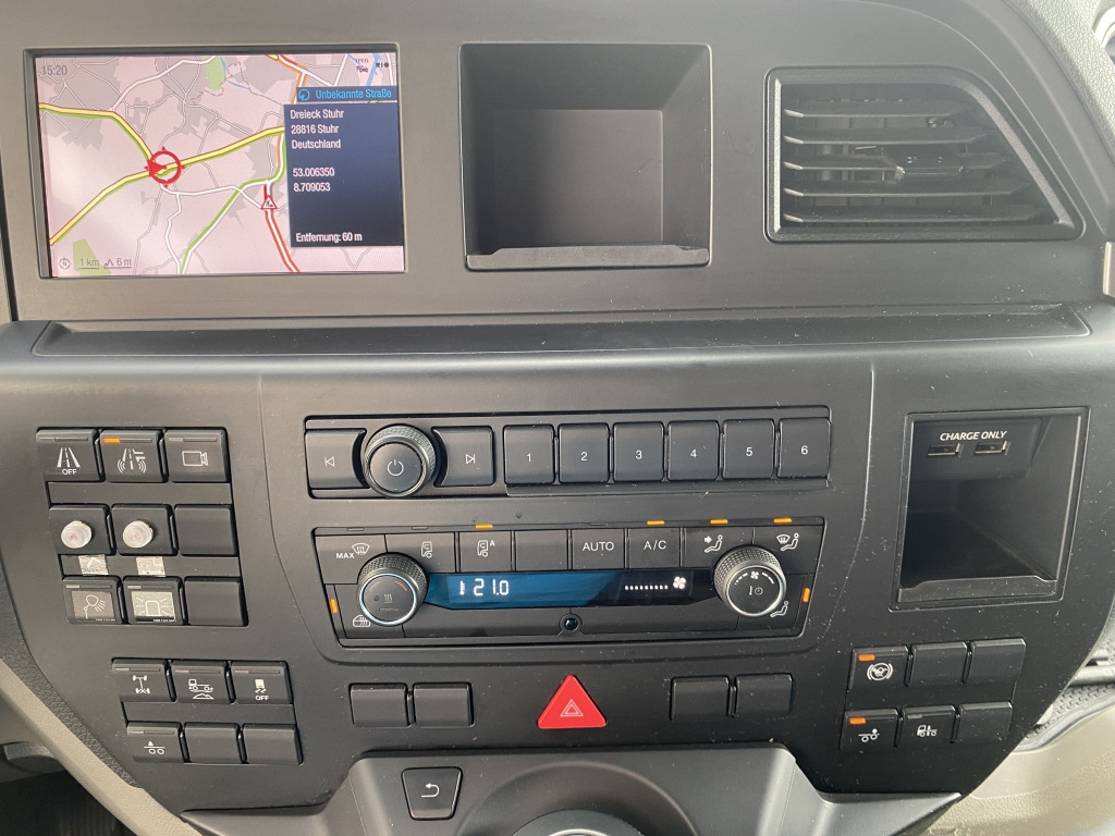 Lastväxlare lastbil MAN TGS 26.470 6x2-4 BL