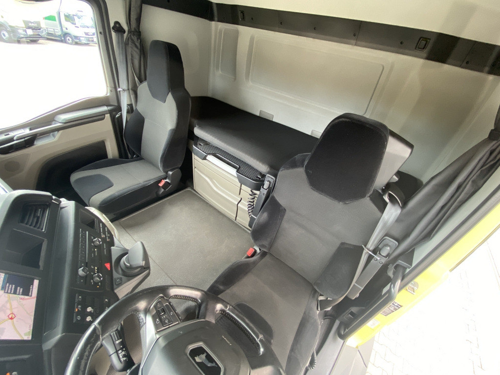 Lastväxlare lastbil MAN TGS 26.470 6x2-4 BL