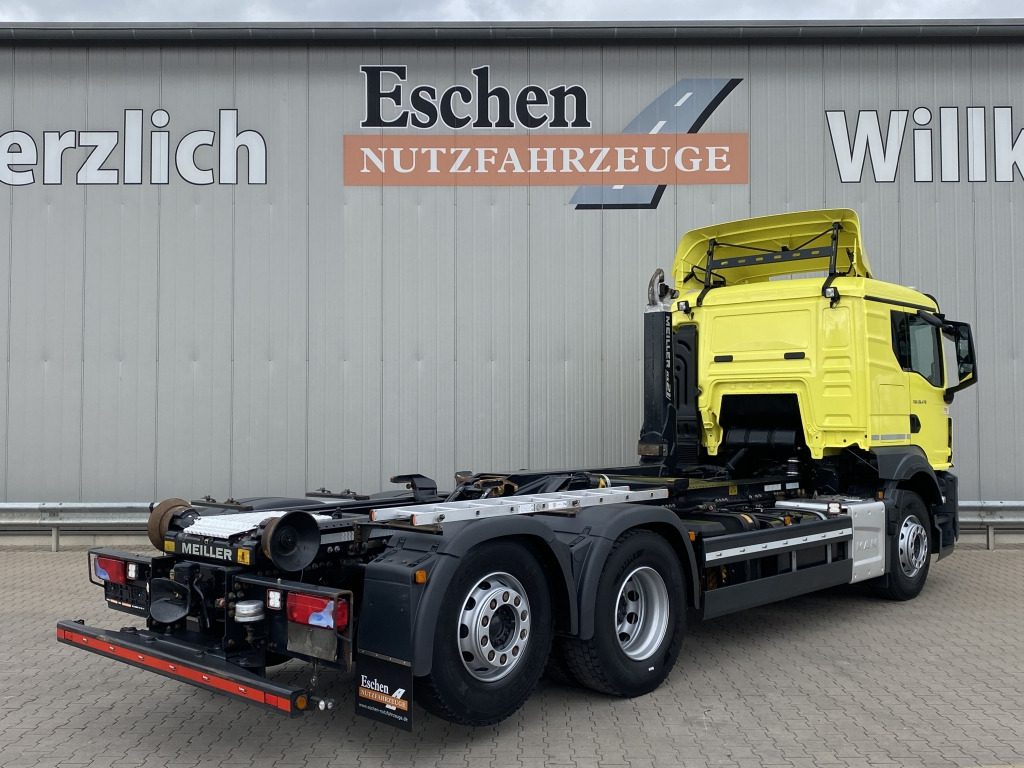 Lastväxlare lastbil MAN TGS 26.470 6x2-4 BL