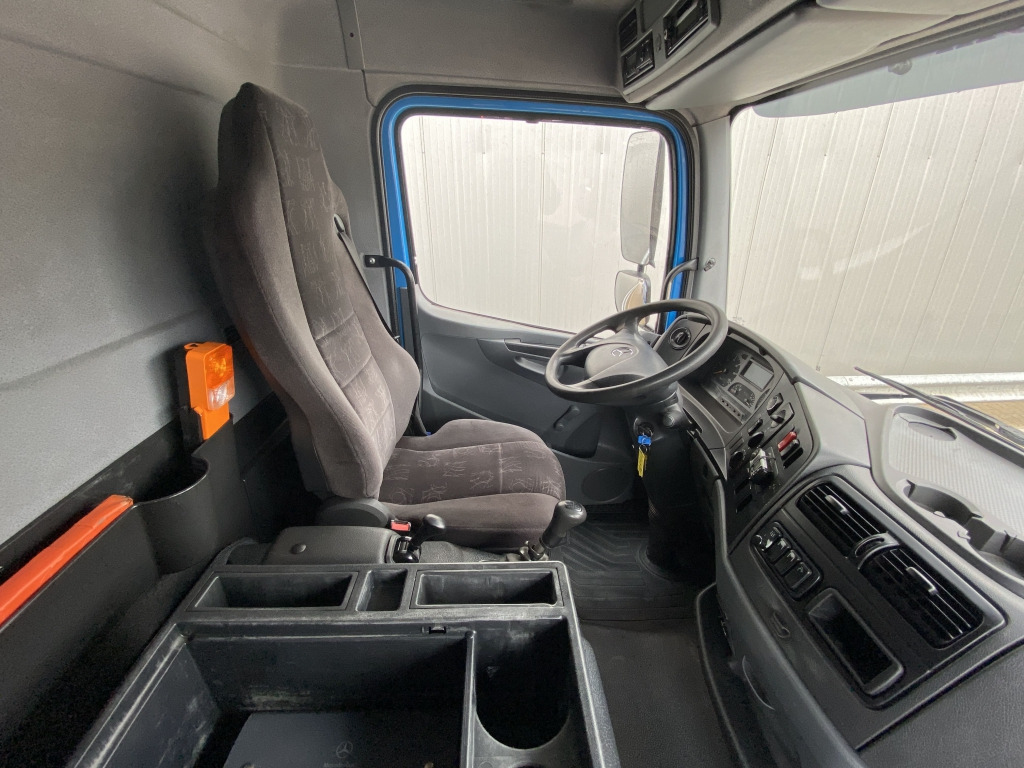 Tankbil Mercedes-Benz 1318 L Atego