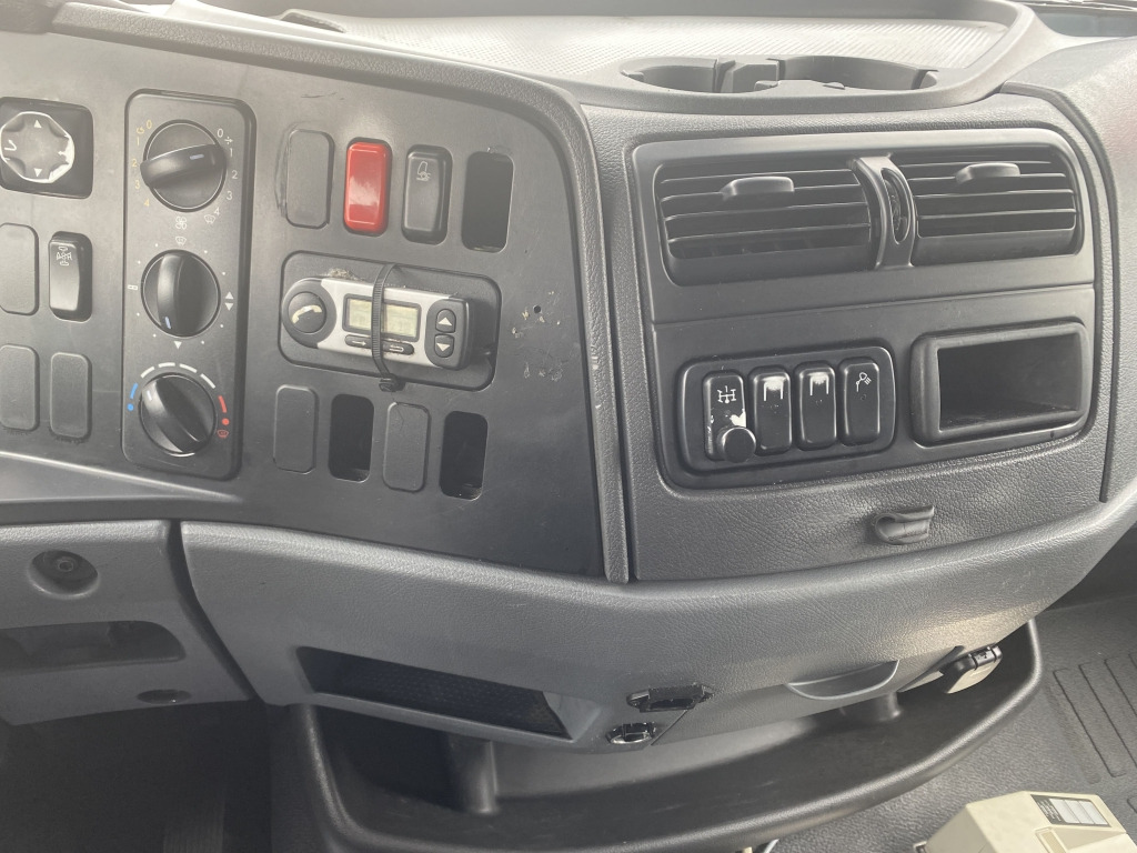 Tankbil Mercedes-Benz 1318 L Atego