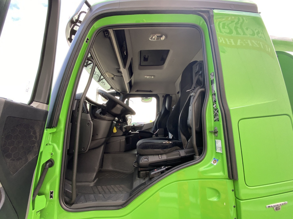 Tankbil Mercedes-Benz 1843 Antos A3