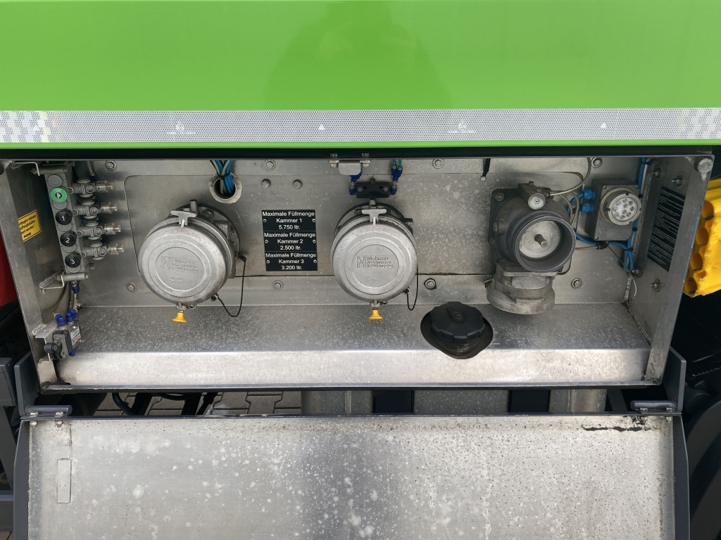 Tankbil Mercedes-Benz 1843 Antos A3