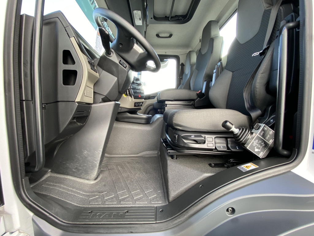 Tippbil lastbil MAN TGL 8.220 4x2 BB