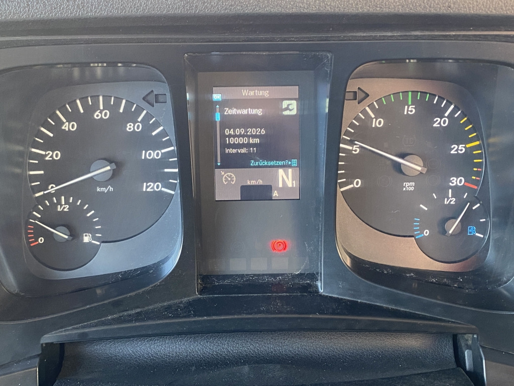 Tippbil lastbil Mercedes-Benz 1832 4x2 / Fassi Kran