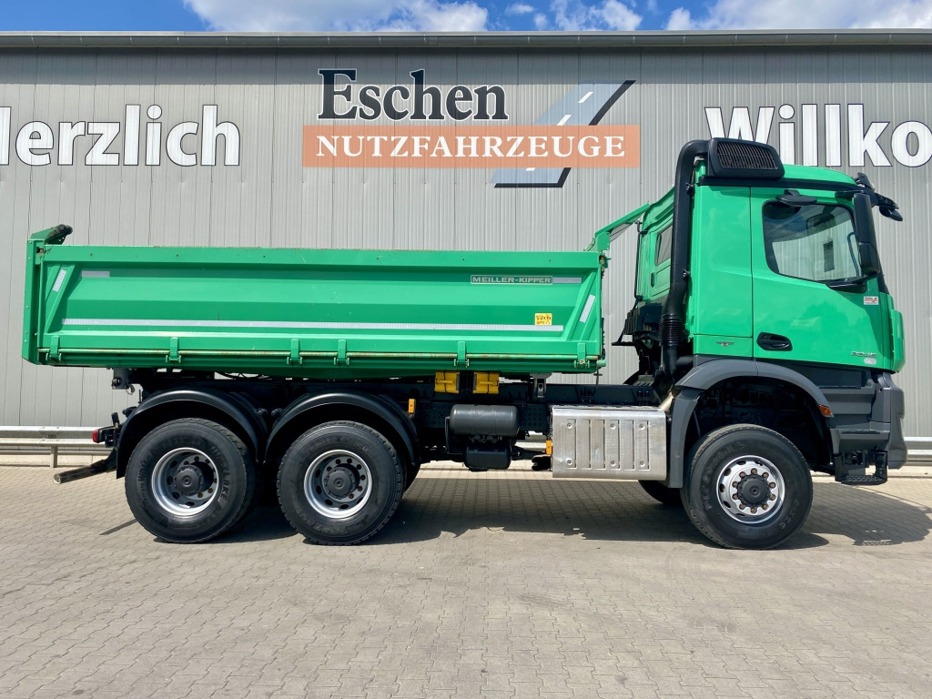 Tippbil lastbil Mercedes-Benz 3345 / 6x6