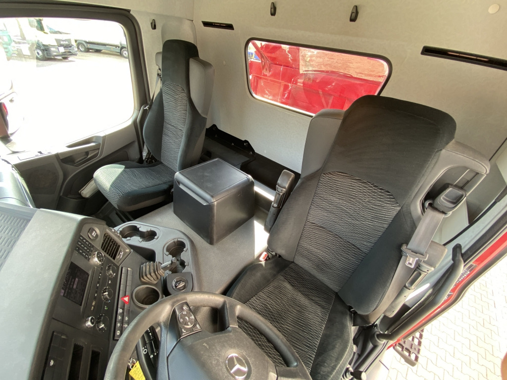 Tippbil lastbil Mercedes-Benz 3345 6x6