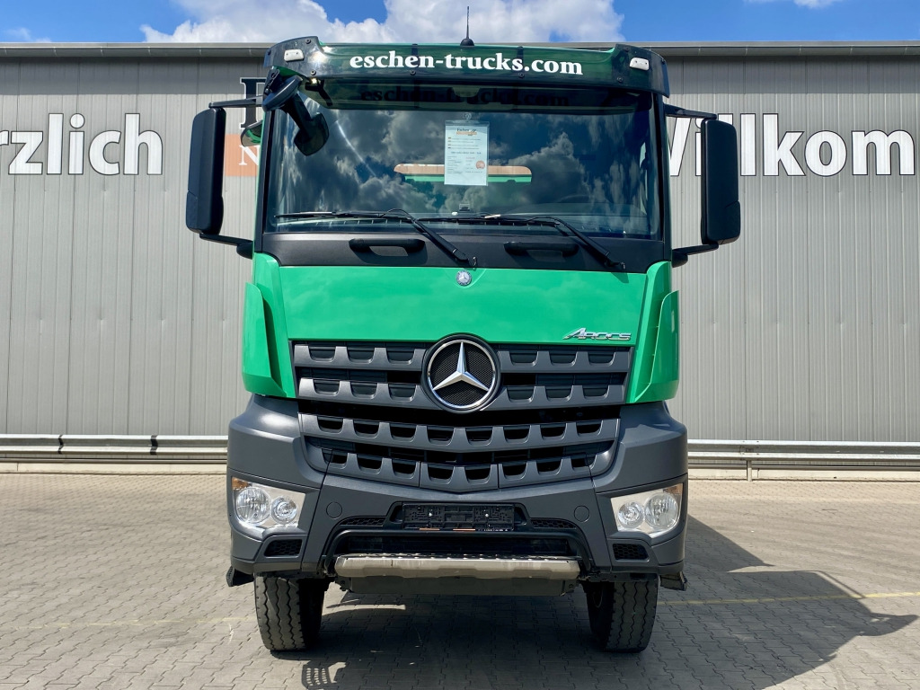 Tippbil lastbil Mercedes-Benz 3345 / 6x6