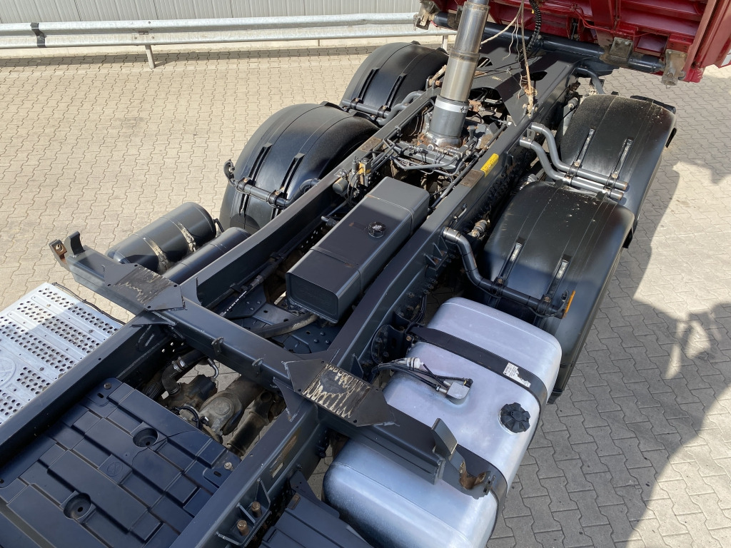 Tippbil lastbil Mercedes-Benz 3345 6x6