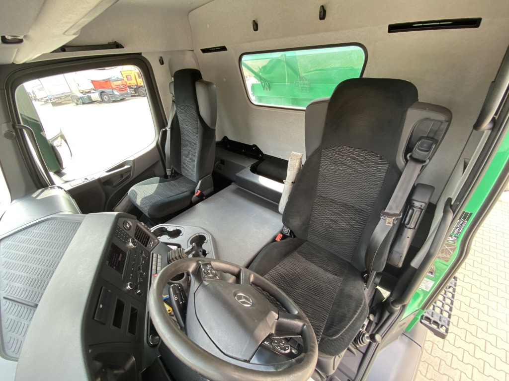 Tippbil lastbil Mercedes-Benz 3345 / 6x6