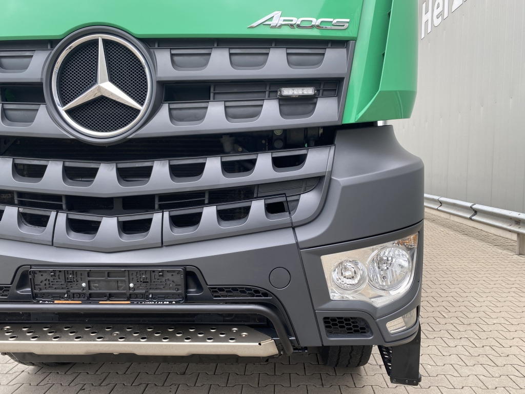 Tippbil lastbil Mercedes-Benz 3345 6x6 Arocs