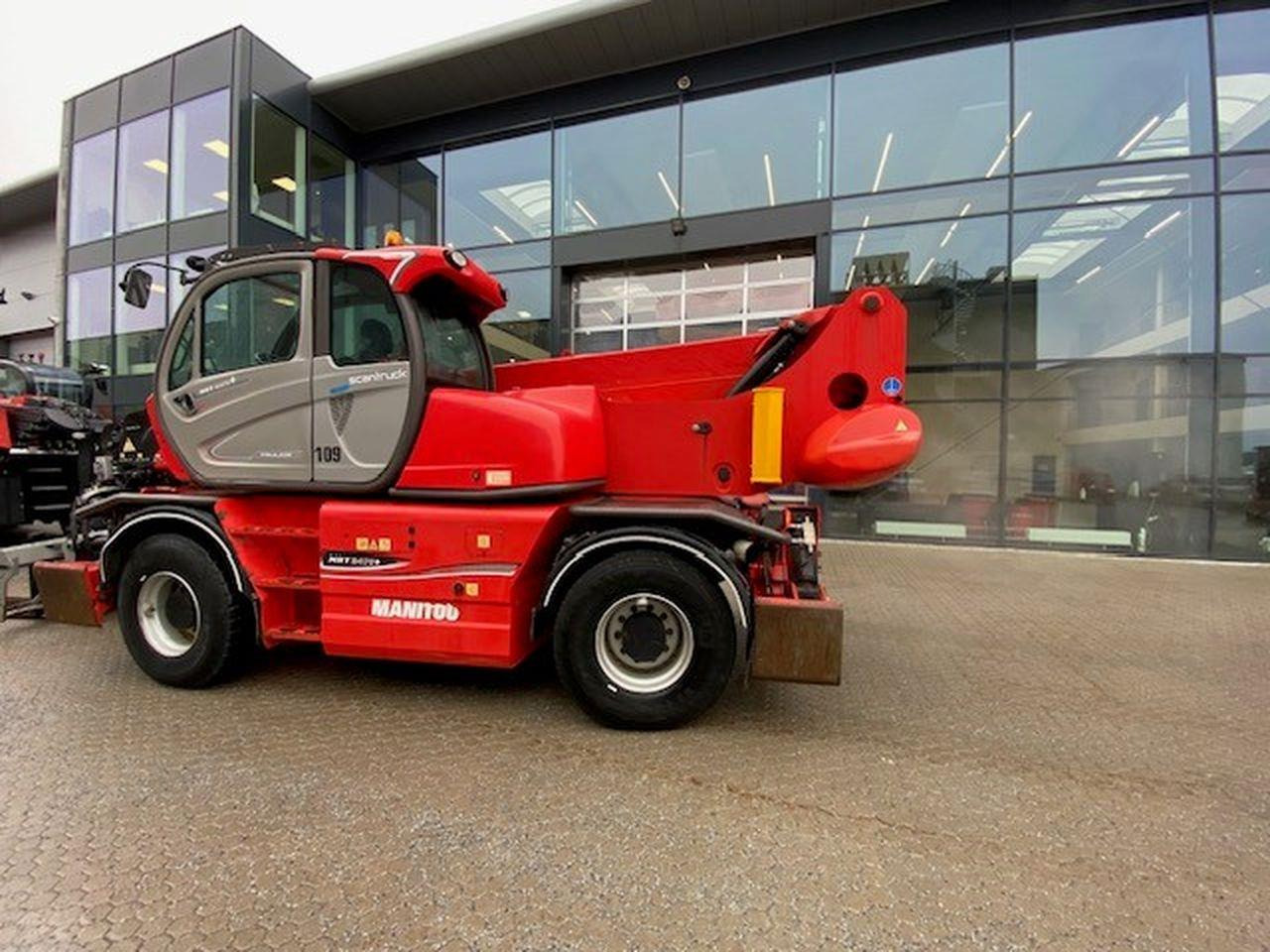Teleskoplastar Manitou MRT2470P+ ST4