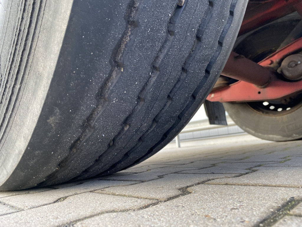 Flaktrailer Schwarzmüller Kennis 16.000 Rollkran