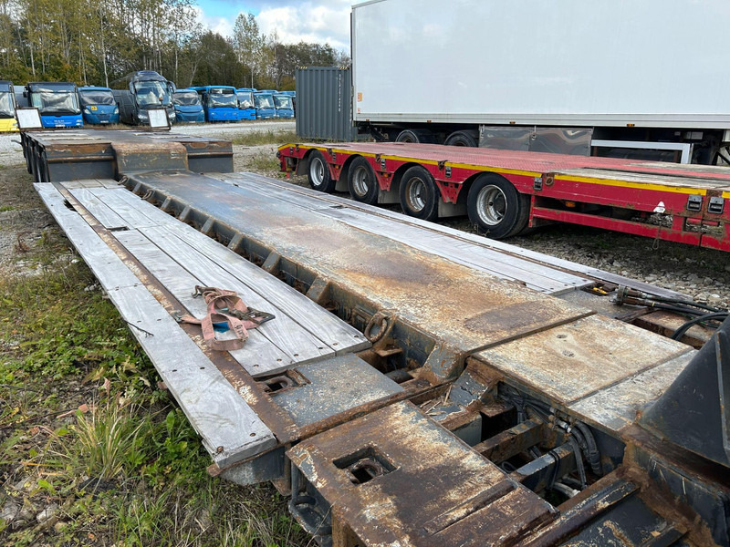 Låg lastare semitrailer Goldhofer STZ-VL4