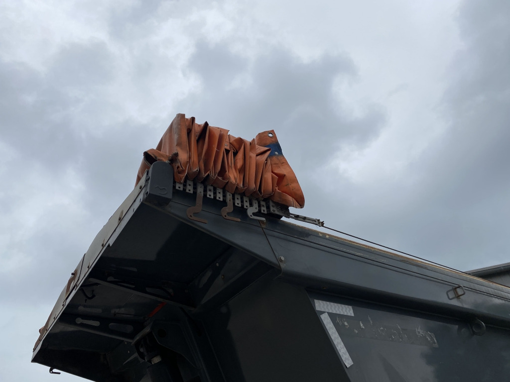 Tippbil semitrailer Meiller KISA 3 / Stahl-Halbschalenmulde