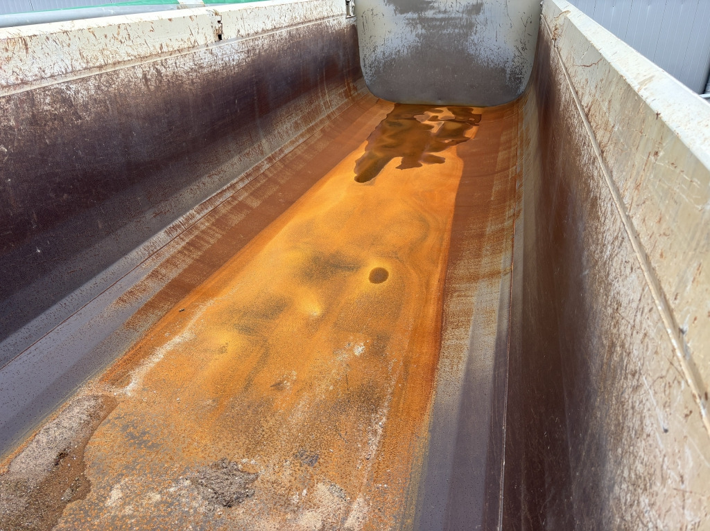 Tippbil semitrailer Schmitz SCB S3D / Stahl-Halbschalenmulde