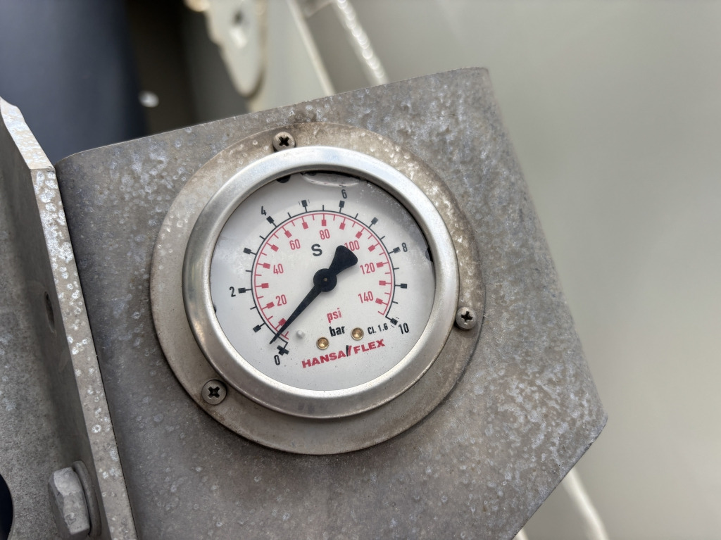 Tippbil semitrailer Schmitz SCB S3D / Stahl-Halbschalenmulde