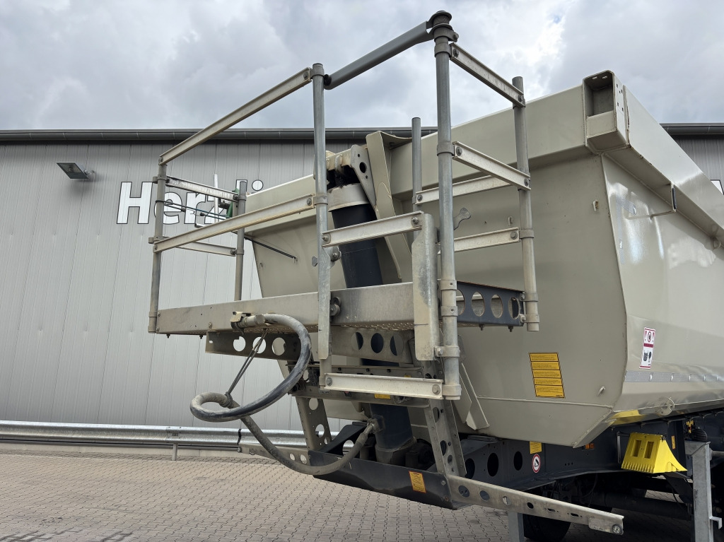 Tippbil semitrailer Schmitz SCB S3D / Stahl-Halbschalenmulde