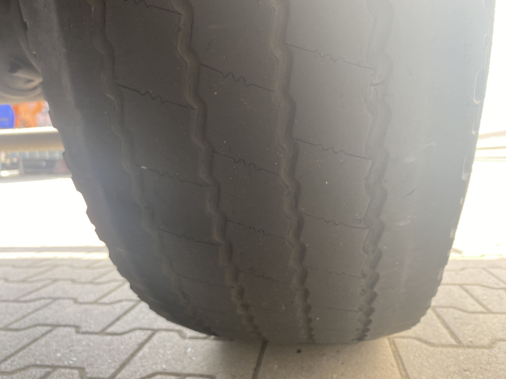 Tippbil semitrailer Schmitz SGF S / Stahl-Halbschalenmulde