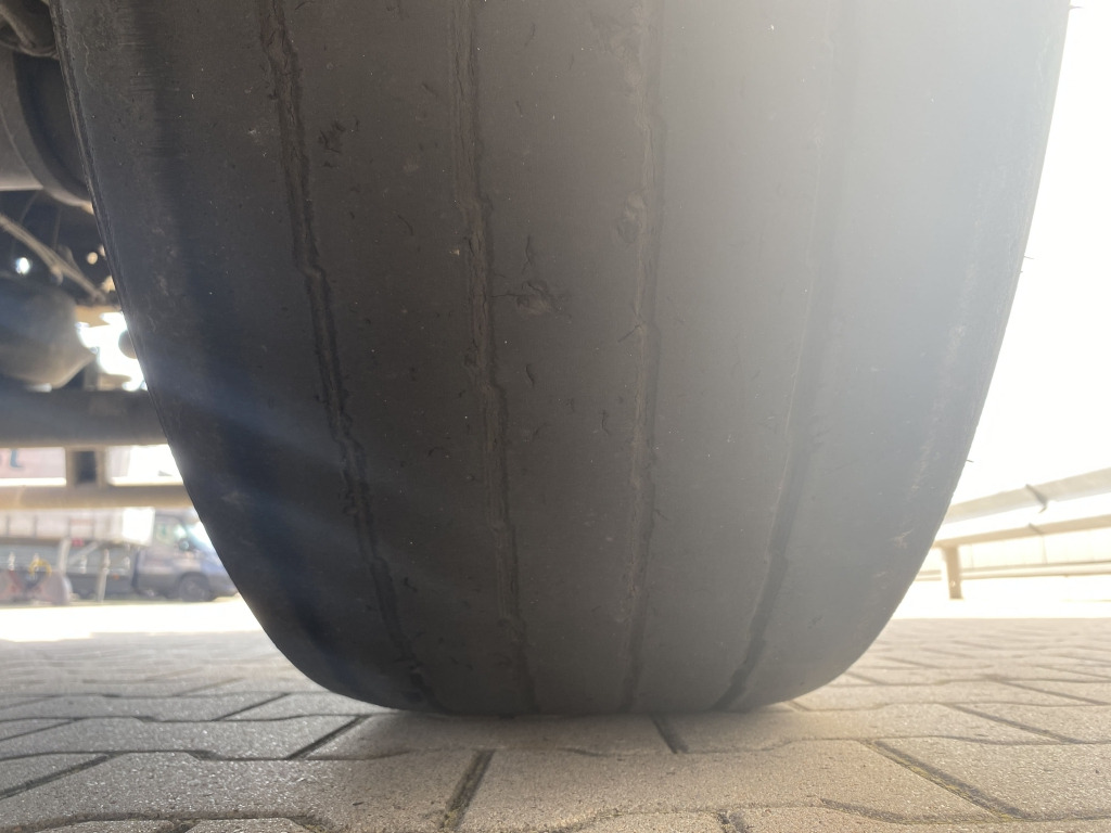 Tippbil semitrailer Schmitz SGF S / Stahl-Halbschalenmulde