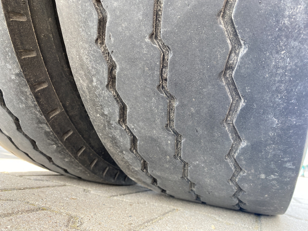 Lastväxlarsläp/ Liftdumpersläp HKM Aussenrollenanhänger