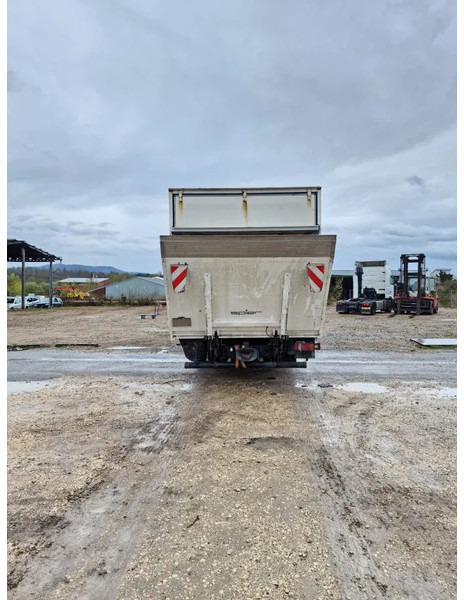 Skåpbil MAN BL UNFALL Koffer Langes Haus Klima