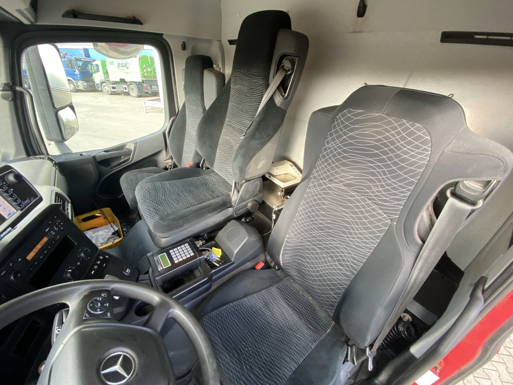 Sopbil Mercedes-Benz 2533 L 6x2