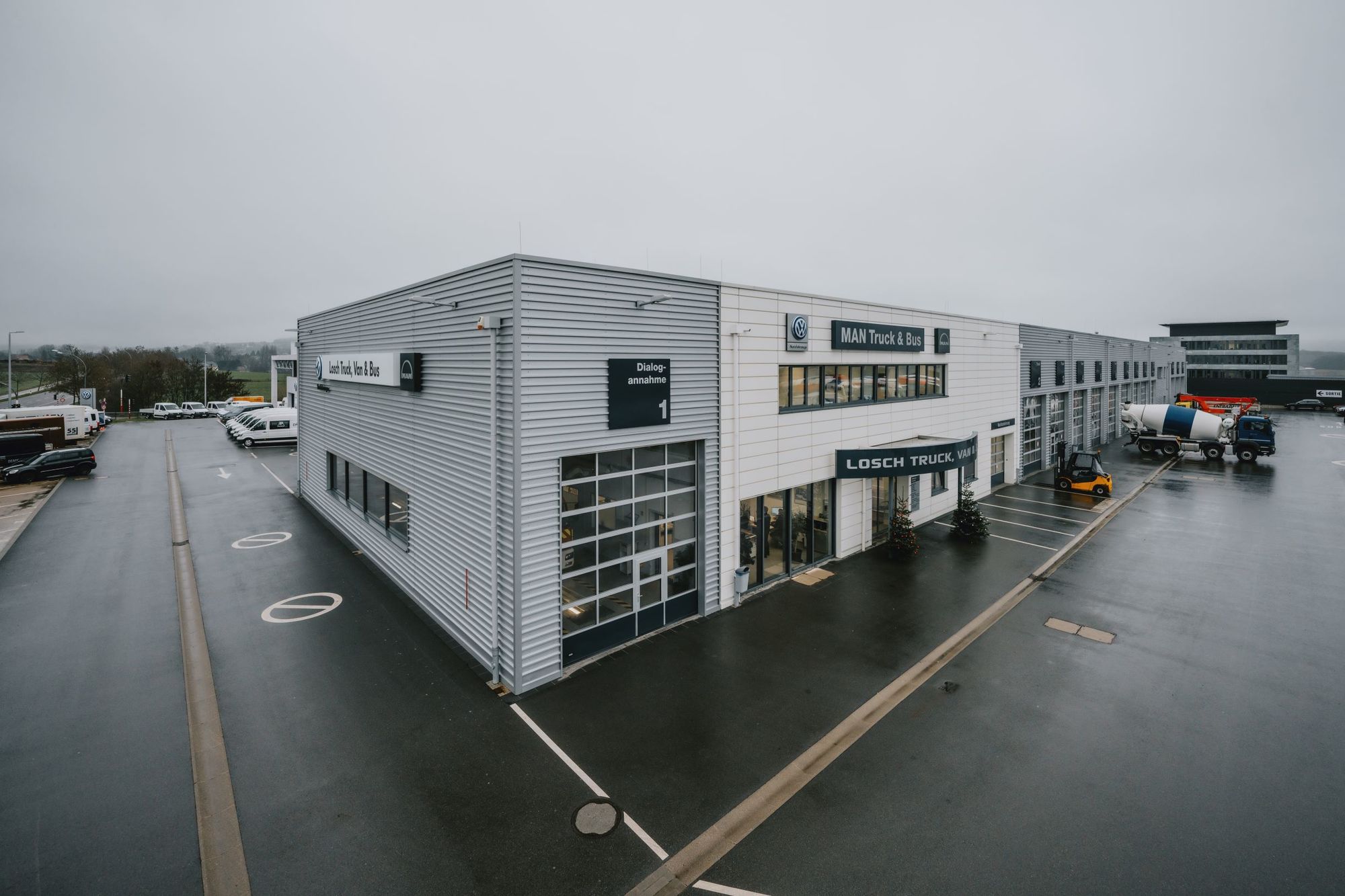 Garage Losch Truck, Van & Bus S.à r.l. - Transportbilar - År: 2023, ny, växellåda: manuell undefined: bild 1