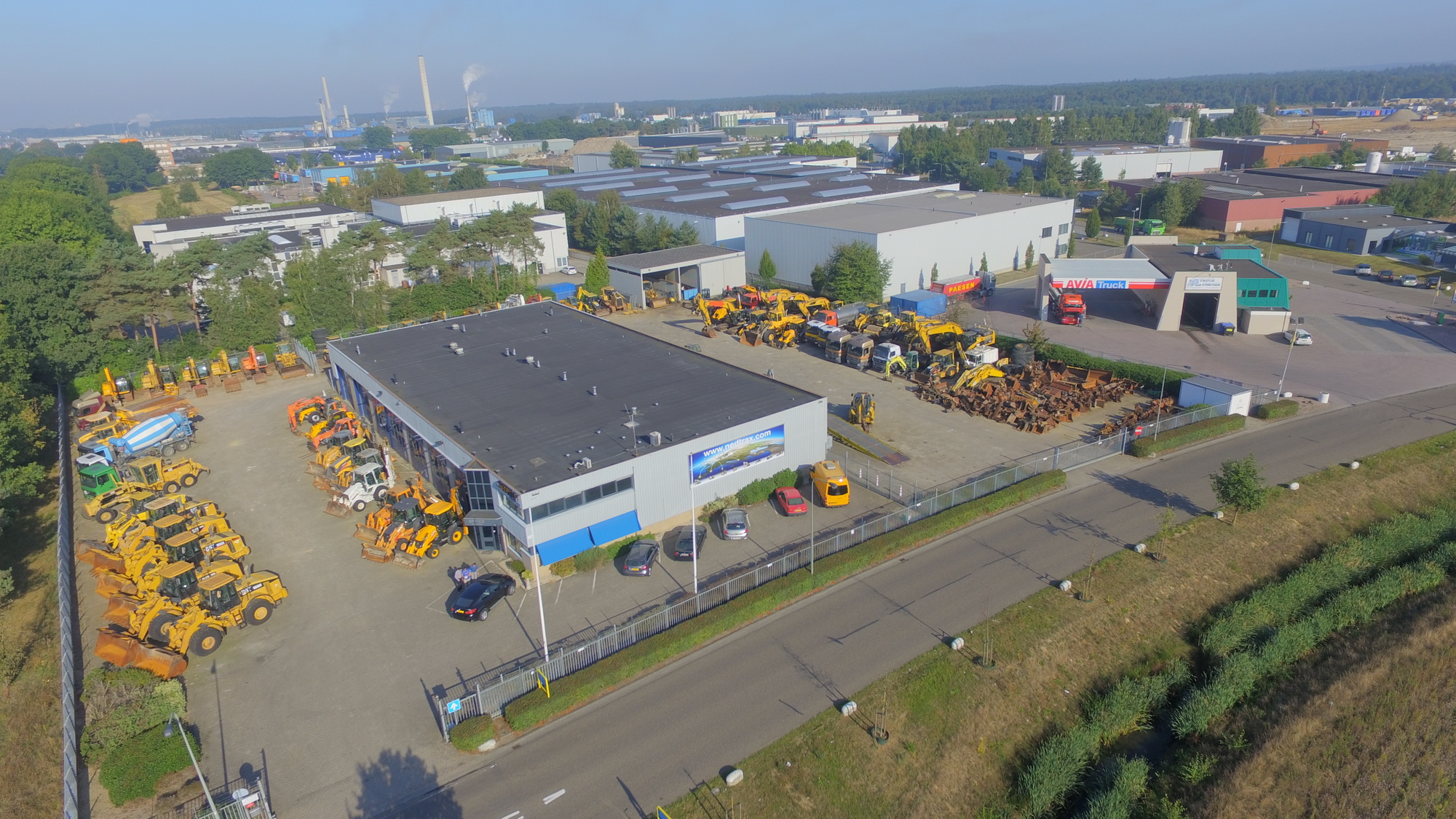 NEDTRAX B.V. - fordon till salu undefined: bild 1