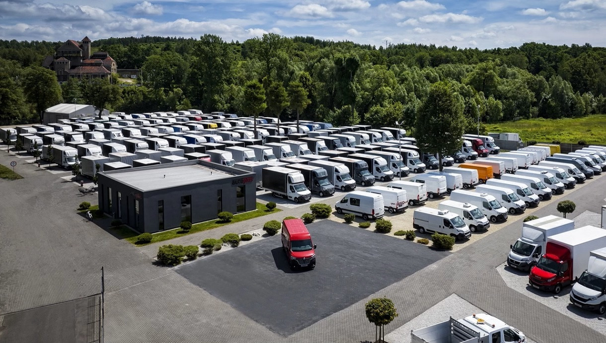 AUTO-PLUS DEALER - fordon till salu undefined: bild 1