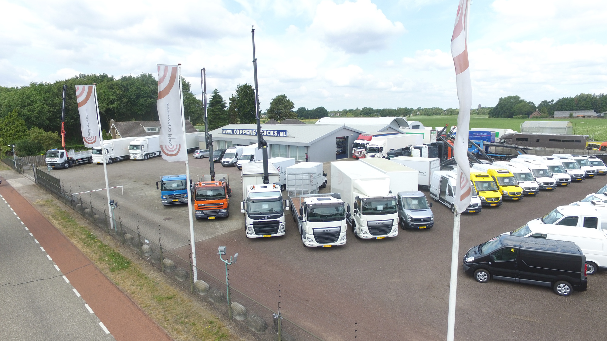 COPPENS TRUCKS BV - Lastbilar MERCEDES-BENZ undefined: bild 1