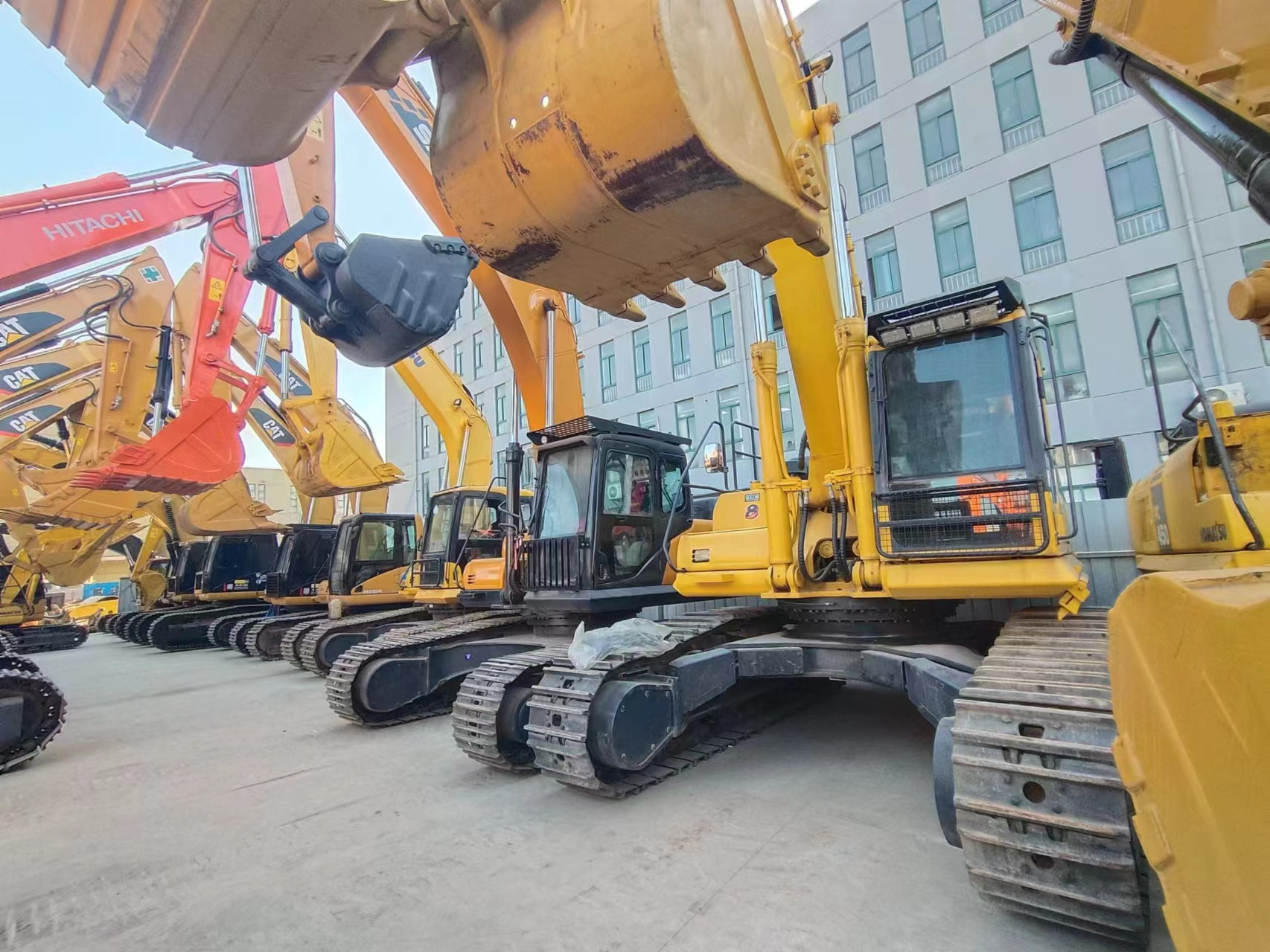 OUTONG MACHINERY LIMITED - Byggmaskiner HYUNDAI undefined: bild 1