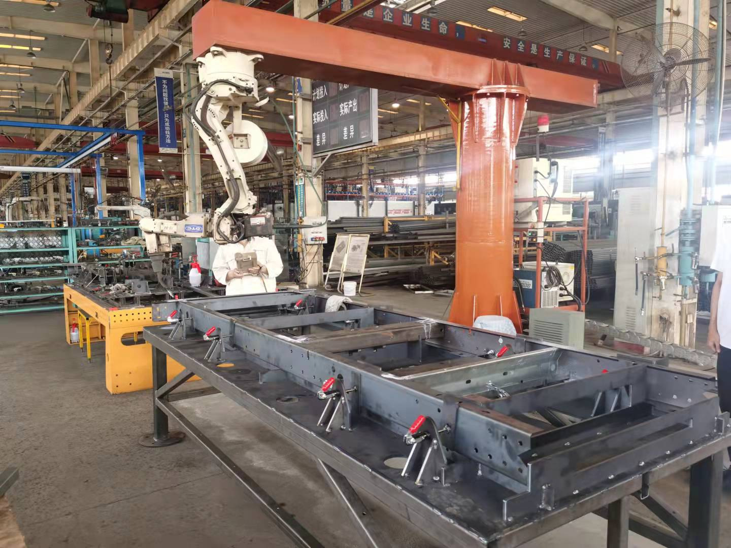 XIAMEN JUSTSUN INTELLIGENT EQUIPMENT CO., LTD - Byggmaskiner - År: 2024, 4x2 undefined: bild 1