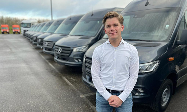 Busvan - Transportbilar - växellåda: automatisk undefined: bild 4