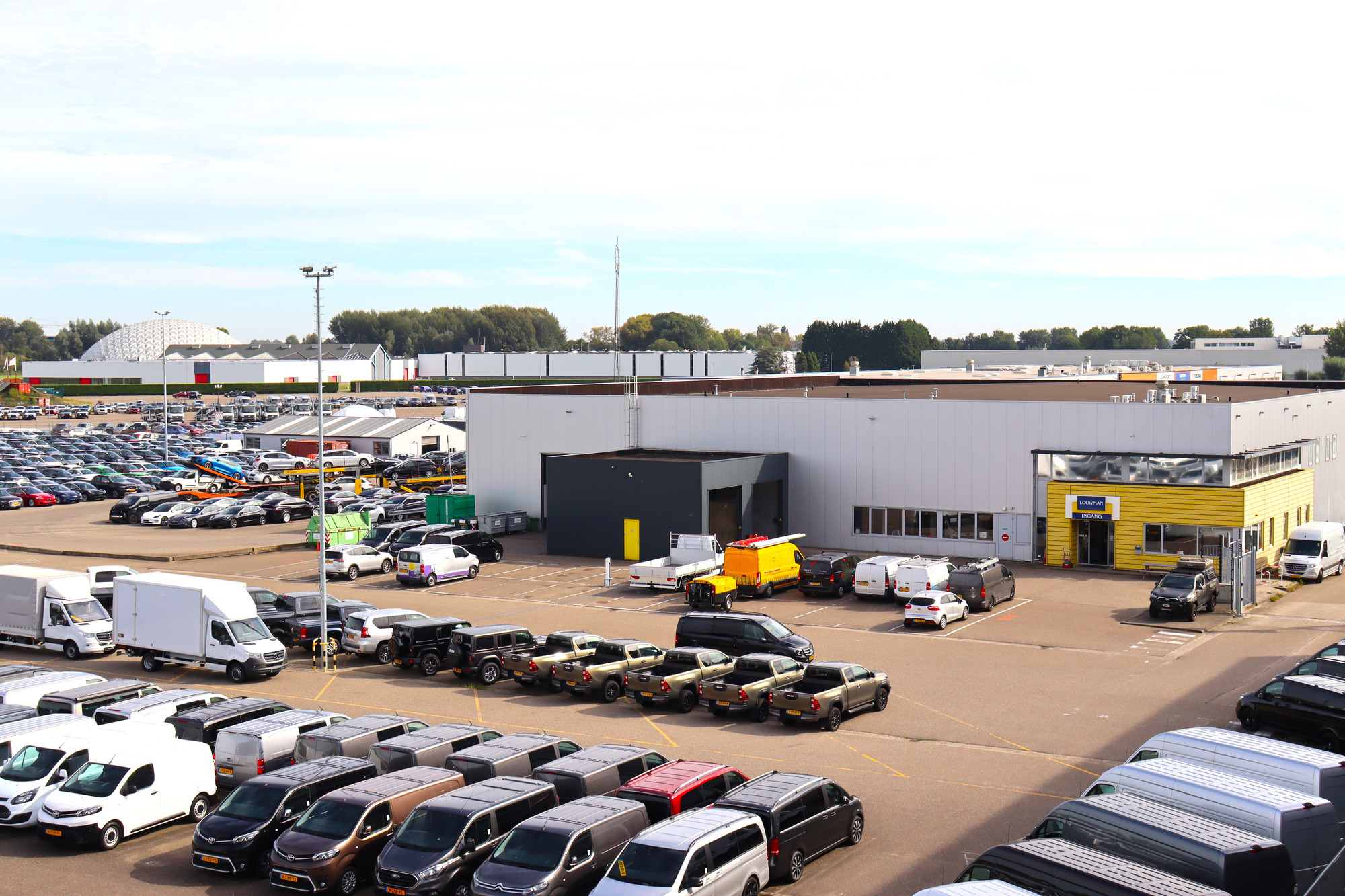 Busvan - Transportbilar - växellåda: automatisk undefined: bild 1