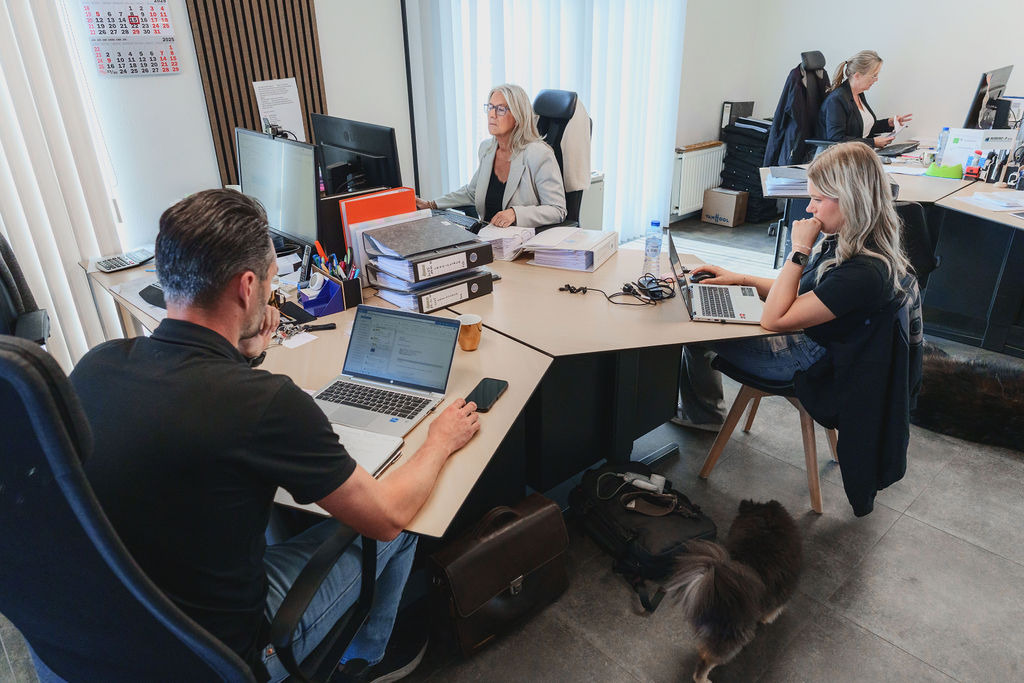 ANTON BALS BUS & COACH B.V. - fordon till salu undefined: bild 4