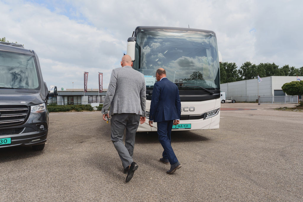 ANTON BALS BUS & COACH B.V. - fordon till salu undefined: bild 3