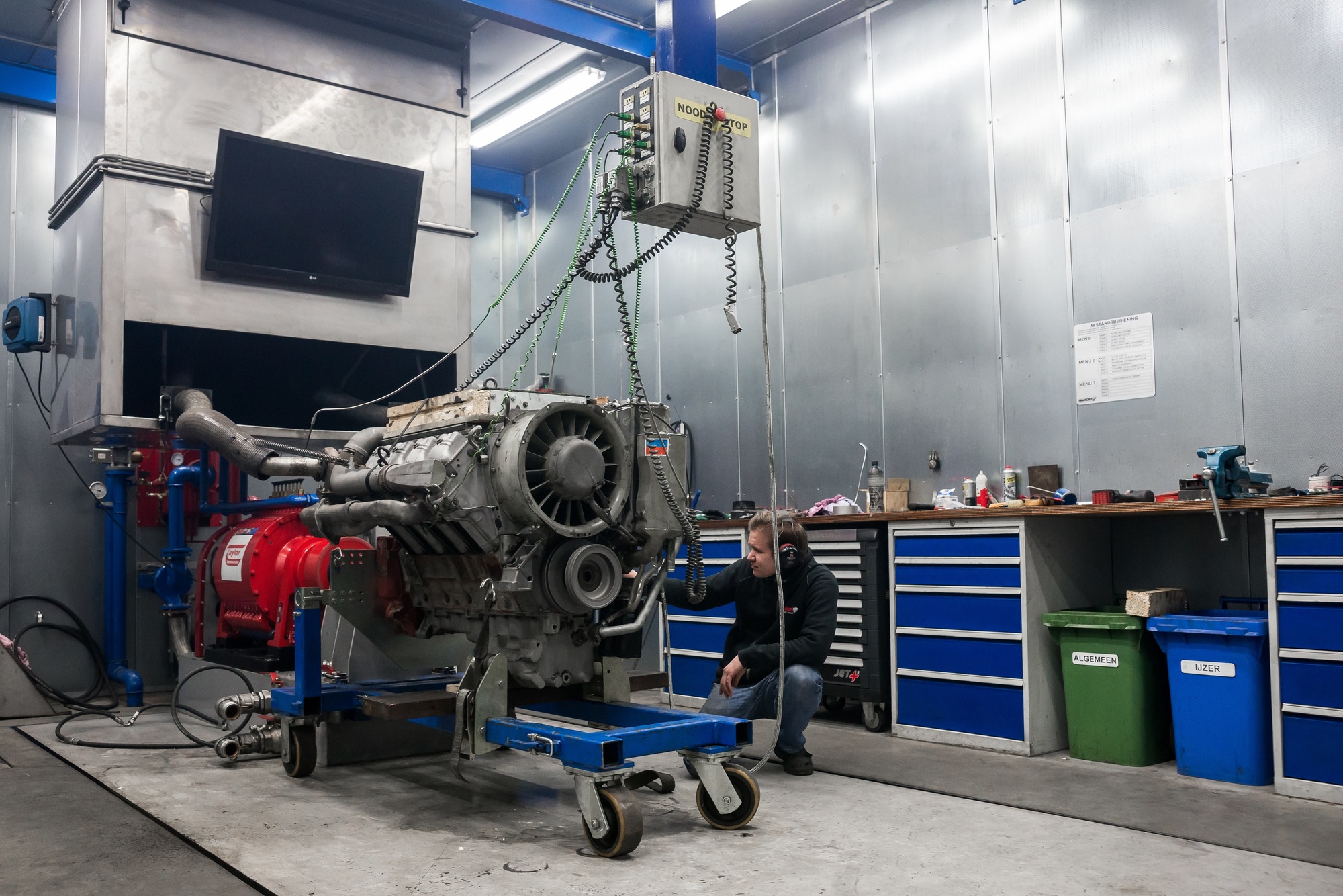 HAMOFA BVBA - Byggmaskiner DEUTZ - År: 2004 undefined: bild 5